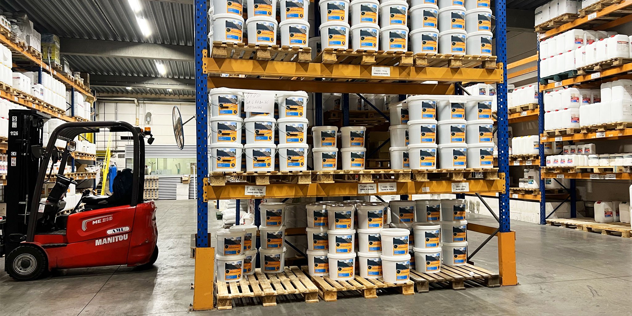 Nos produits TECHNICHEM : traitement de l'humidité, rénovation toiture, peintures façade professionnelle, ...